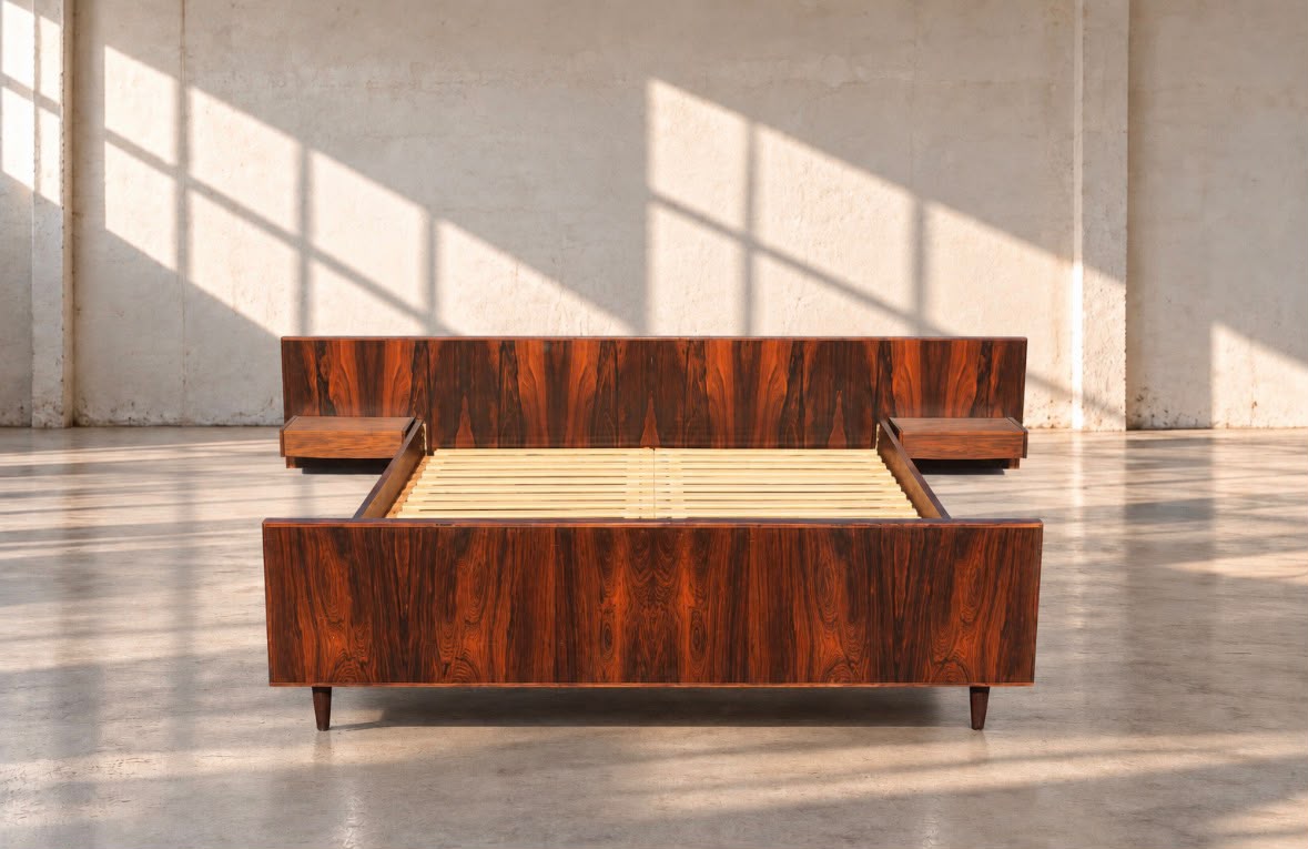 Cama em Pau Santo